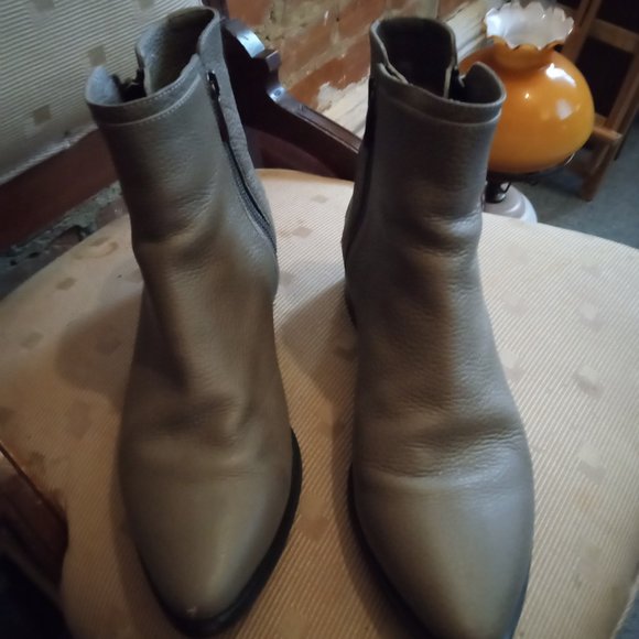 Poppy Barley Silver/Grey Genuine Leather Ankle Boots - Ethically Made in MX - Picture 2 of 9